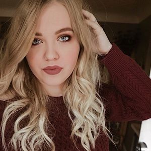 Meet your Posher, Hayley